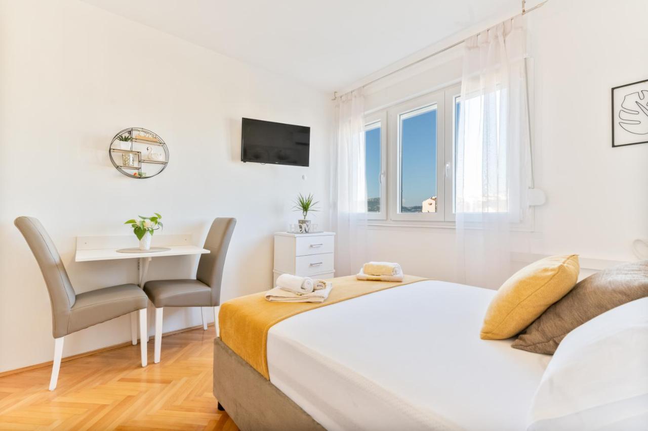 Apartments Plokite Спліт Екстер'єр фото